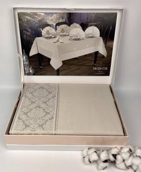Скатертина Set Maison D'or Magnole Damasque 155х270+8psc Stone