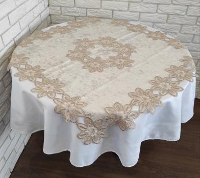 Скатертина квадратна велюрова Acme з мереживом 100 * 100 Daisy Cappicino